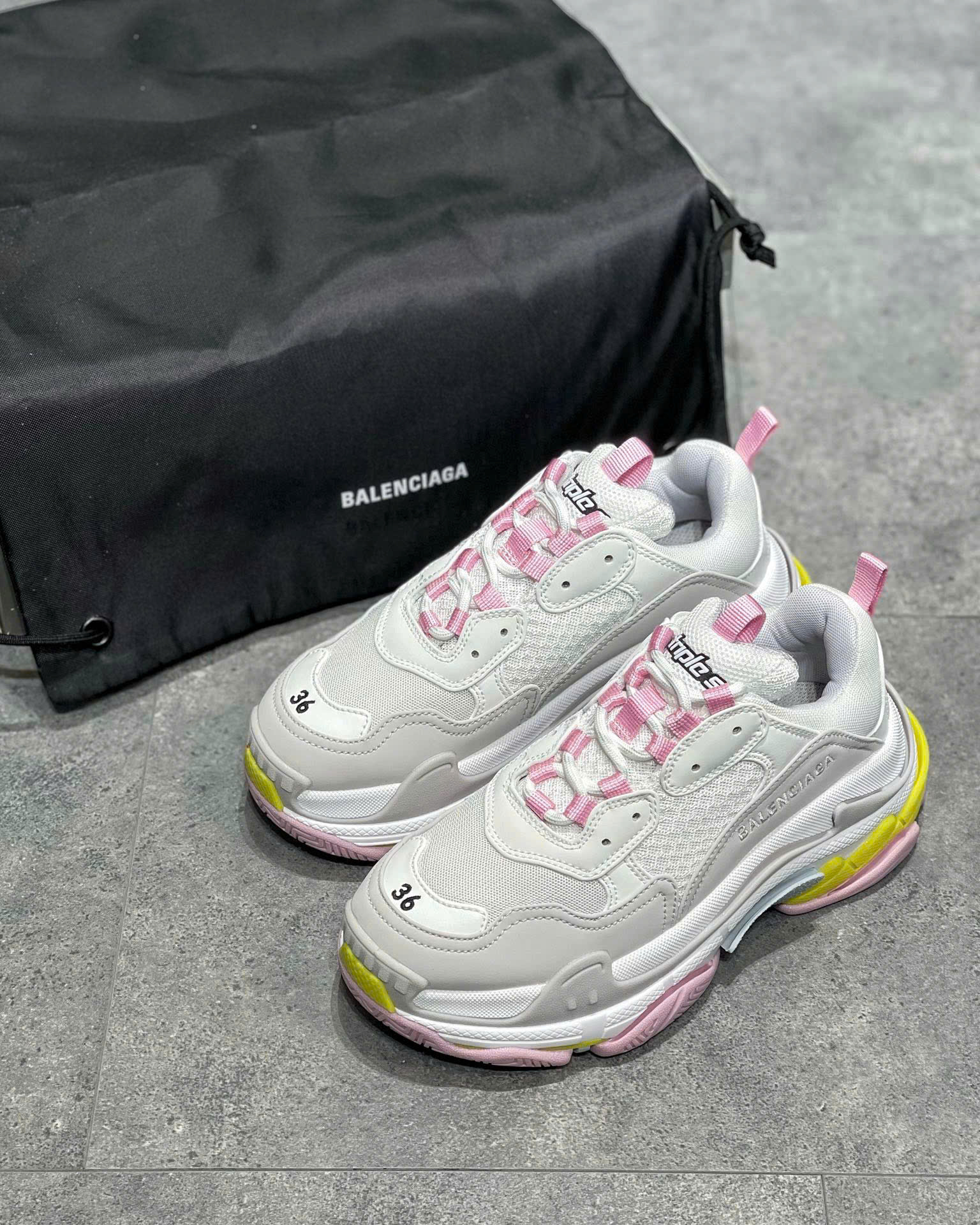 z6307255996539_d1de6376d361682741b0a760b2dc198c